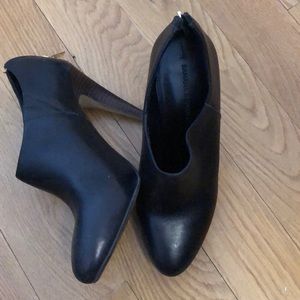 EUC Black platform 4” Banana Republic booties